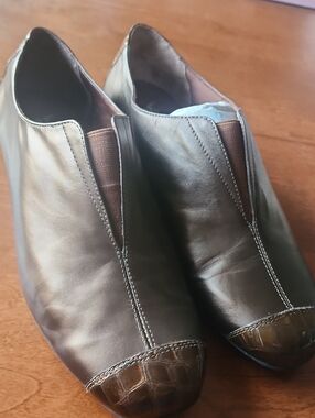 Walking Cradles Classics Bronze Slip-On Walking Shoes With Croc Accents